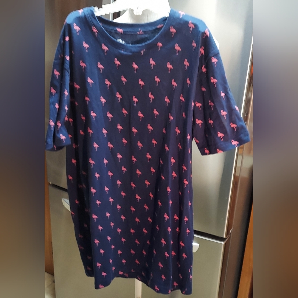 Ladies Trendy Pink Flamingo Bird Top T-Shirt Ladies Size Medium